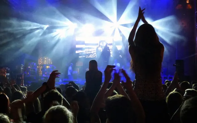Show com luzes no palco